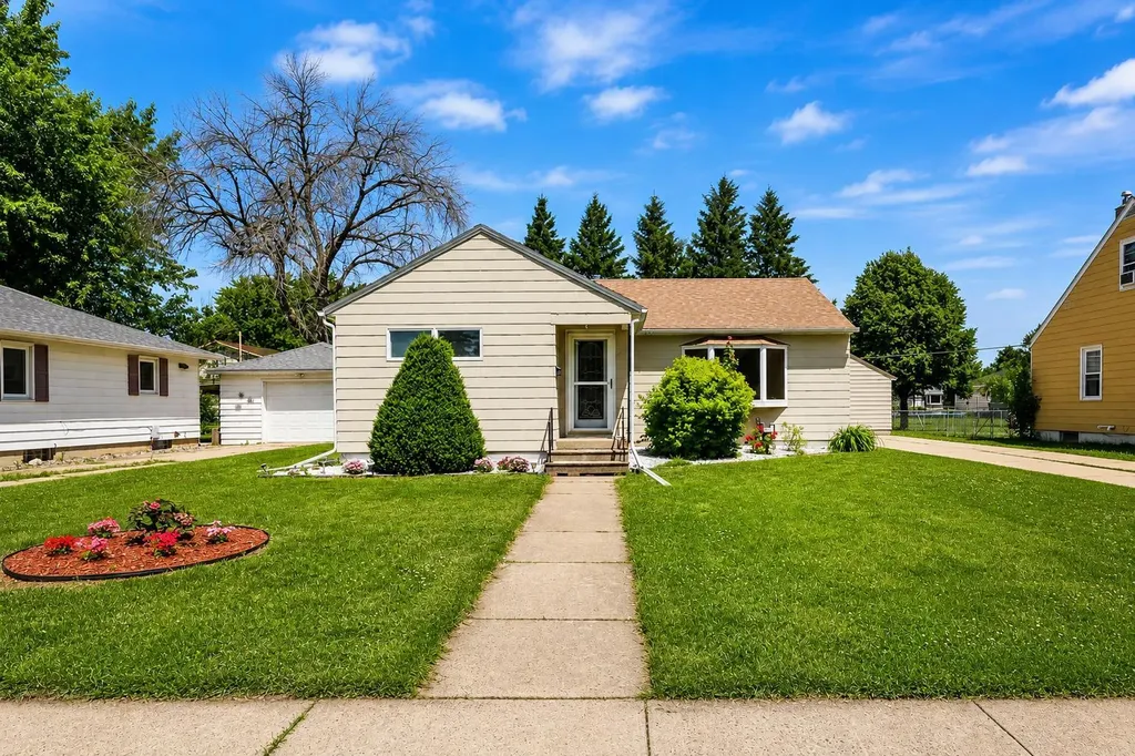 2007 2nd Avenue SE Austin MN 55912