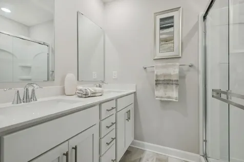 5349 Long Pointe Pass Woodbury MN 55129