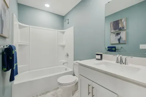 5349 Long Pointe Pass Woodbury MN 55129