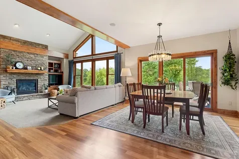 1941 Paris Bay N Stillwater MN 55082