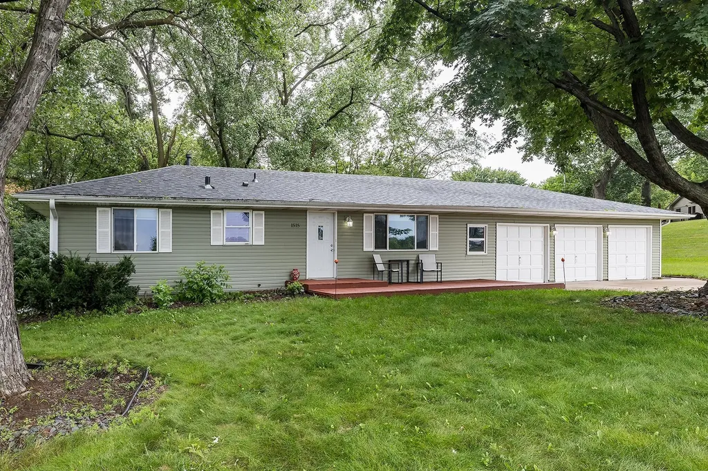 1515 Woodhill Road Burnsville MN 55337