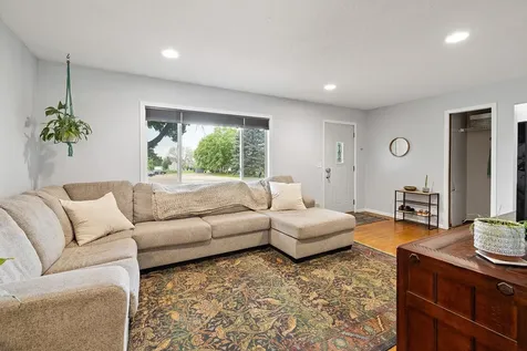 1515 Woodhill Road Burnsville MN 55337