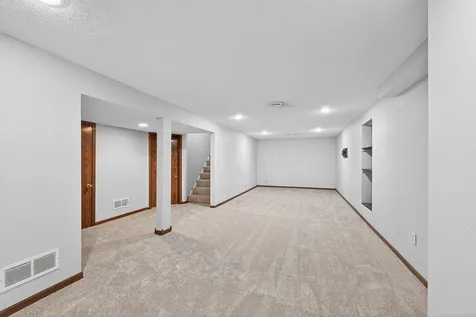 1515 Woodhill Road Burnsville MN 55337