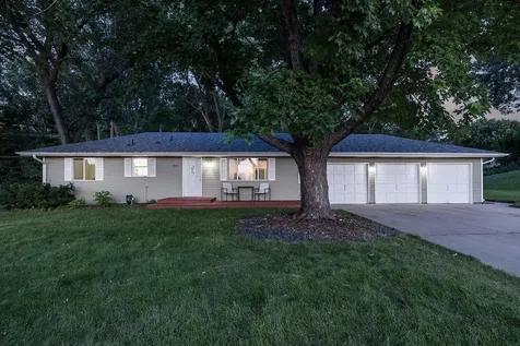 1515 Woodhill Road Burnsville MN 55337