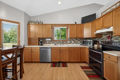 8018 Aquarius Drive Fargo ND 58104