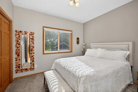 8018 Aquarius Drive Fargo ND 58104