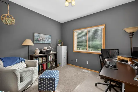 8018 Aquarius Drive Fargo ND 58104