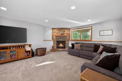 8018 Aquarius Drive Fargo ND 58104