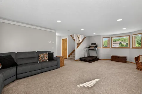 8018 Aquarius Drive Fargo ND 58104