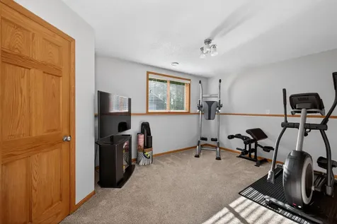 8018 Aquarius Drive Fargo ND 58104