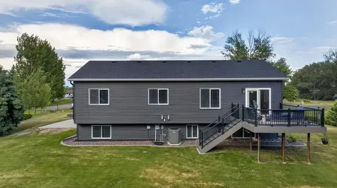 8018 Aquarius Drive Fargo ND 58104