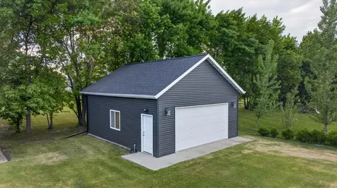 8018 Aquarius Drive Fargo ND 58104