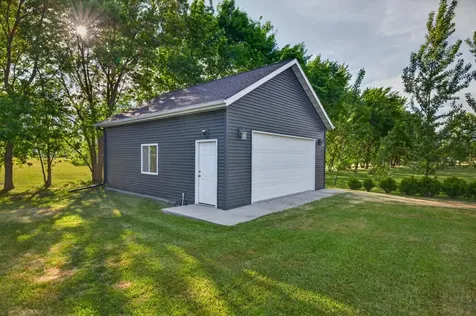 8018 Aquarius Drive Fargo ND 58104