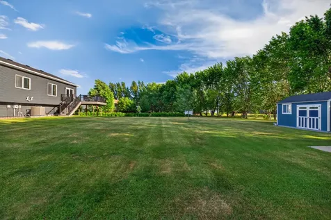 8018 Aquarius Drive Fargo ND 58104