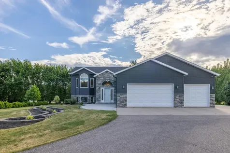 8018 Aquarius Drive Fargo ND 58104