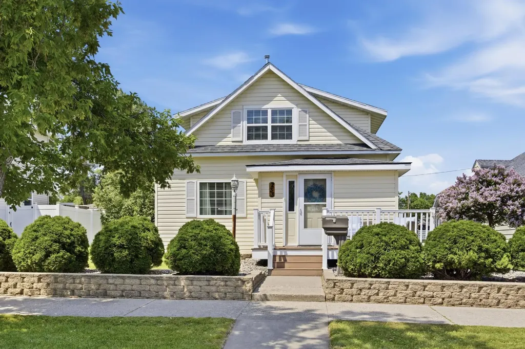 233 6th Street NE Valley City ND 58072