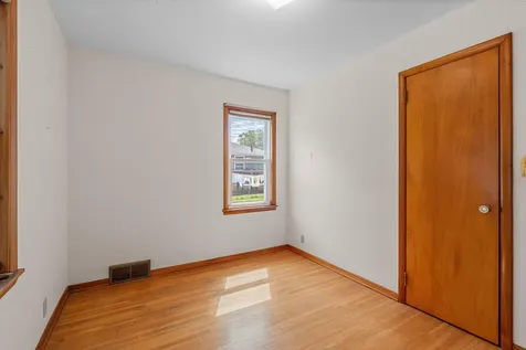 227 5th Avenue NE Faribault MN 55021