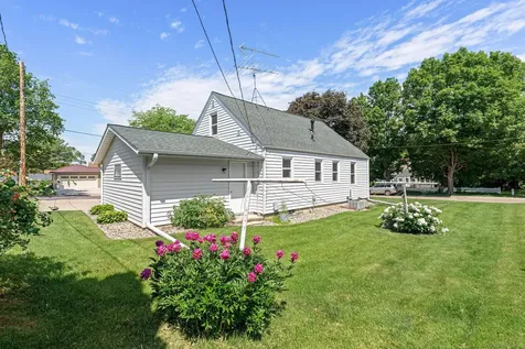 227 5th Avenue NE Faribault MN 55021