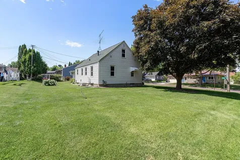 227 5th Avenue NE Faribault MN 55021