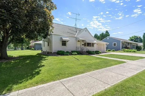 227 5th Avenue NE Faribault MN 55021