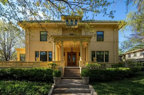 1005 Mount Curve Avenue Minneapolis MN 55403