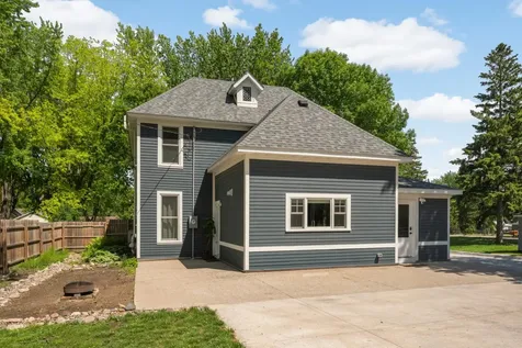 408 N 6th Street Henderson MN 56044