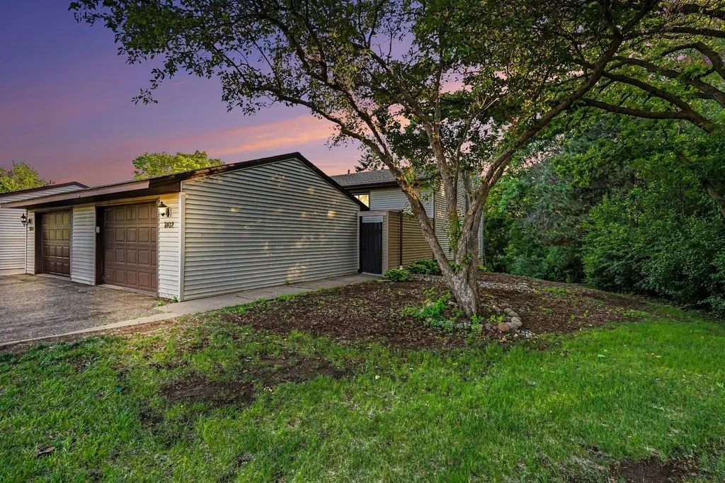 7402 Germane Trail Apple Valley MN 55124