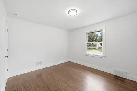 121 Frost Street W South Saint Paul MN 55075