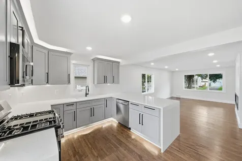 121 Frost Street W South Saint Paul MN 55075