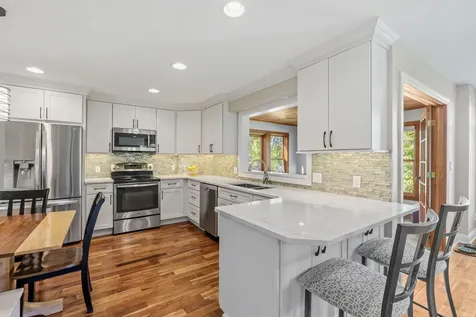 181 Cascade Court Chanhassen MN 55317