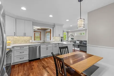 181 Cascade Court Chanhassen MN 55317