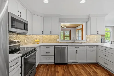 181 Cascade Court Chanhassen MN 55317