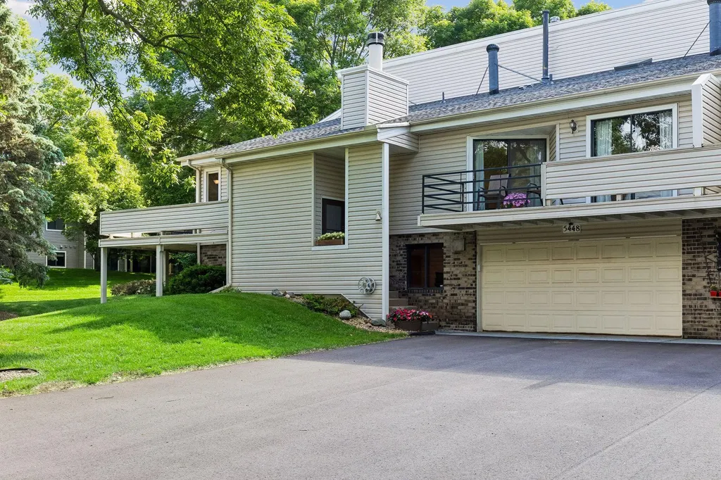 5448 Pompano Drive Minnetonka MN 55343