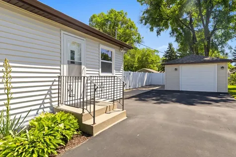 8509 10th Avenue S Bloomington MN 55420