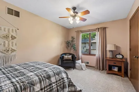 9558 Kingsview Lane N Maple Grove MN 55369