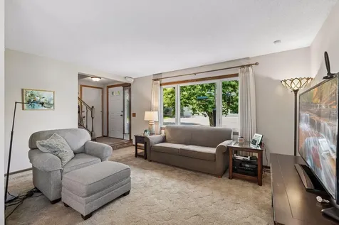 9558 Kingsview Lane N Maple Grove MN 55369