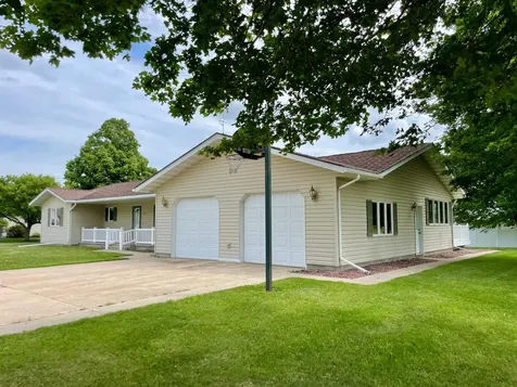 212 Eastern Avenue S Comfrey MN 56019
