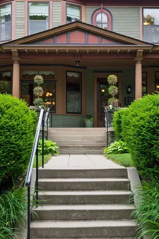 818 Goodrich Avenue Saint Paul MN 55105