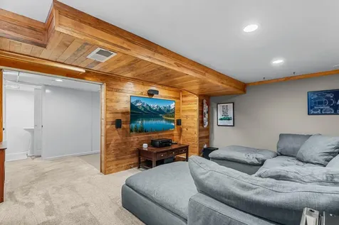25525 Smithtown Road Excelsior MN 55331