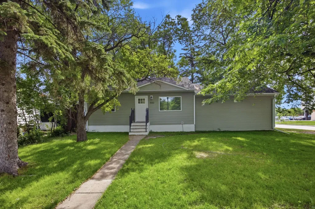1550 13 1/2 Street S Fargo ND 58103