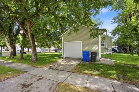 1550 13 1/2 Street S Fargo ND 58103