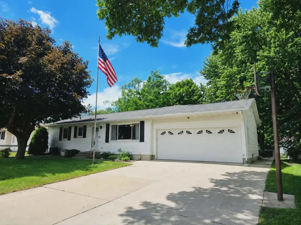 1204 8th Street SE Waseca MN 56093