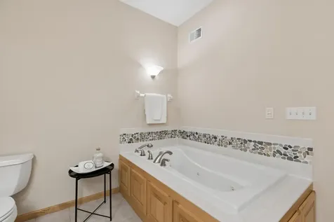 18205 39th Avenue N Plymouth MN 55446
