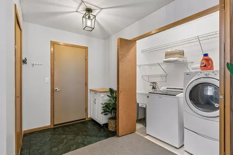 5609 Bimini Drive Minnetonka MN 55343