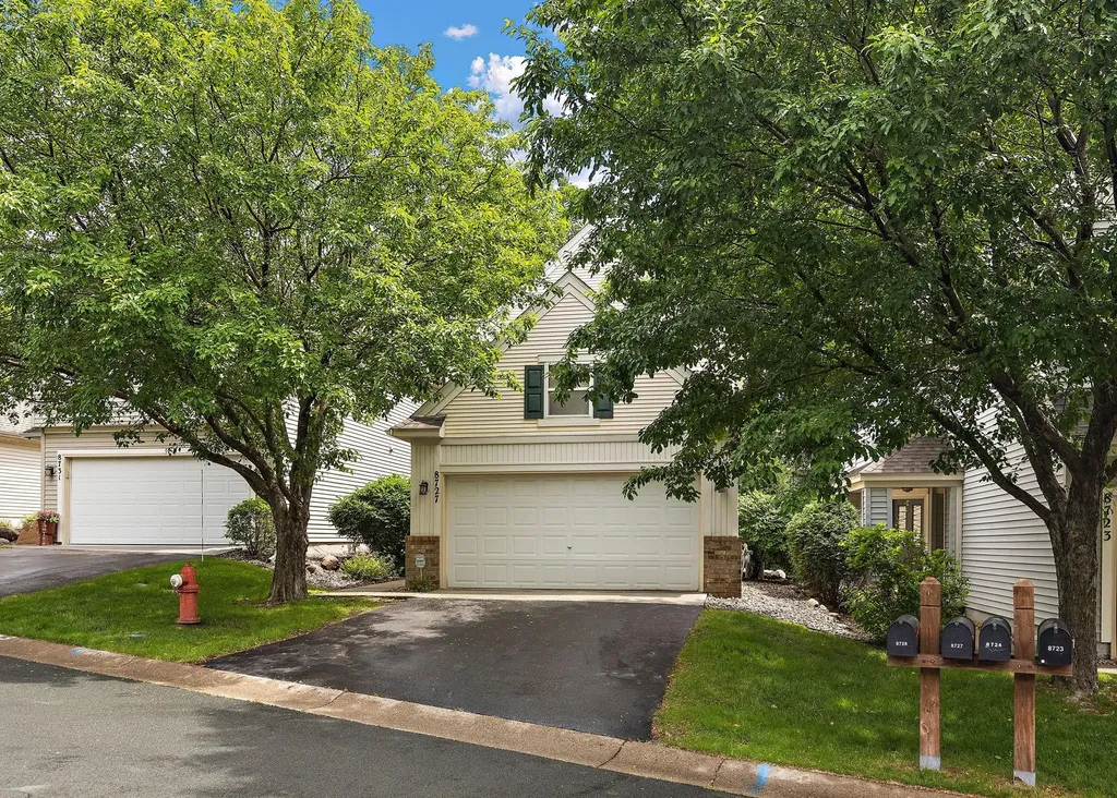 8727 N Bay Drive Chanhassen MN 55317