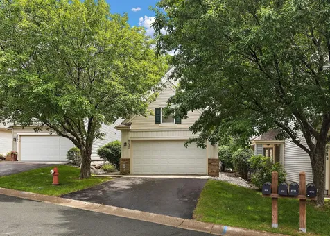 8727 N Bay Drive Chanhassen MN 55317