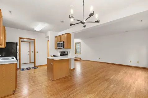 8727 N Bay Drive Chanhassen MN 55317