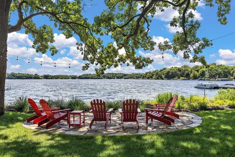 8727 N Bay Drive Chanhassen MN 55317