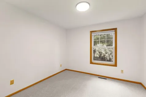 8727 N Bay Drive Chanhassen MN 55317