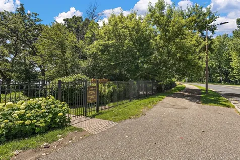 8727 N Bay Drive Chanhassen MN 55317